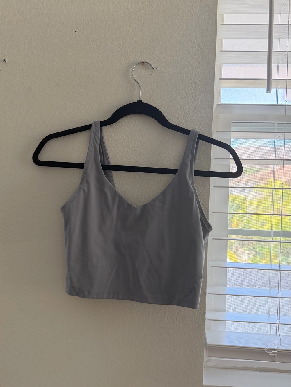 Athletic V Neck Crop Tank Top - Light Gray
